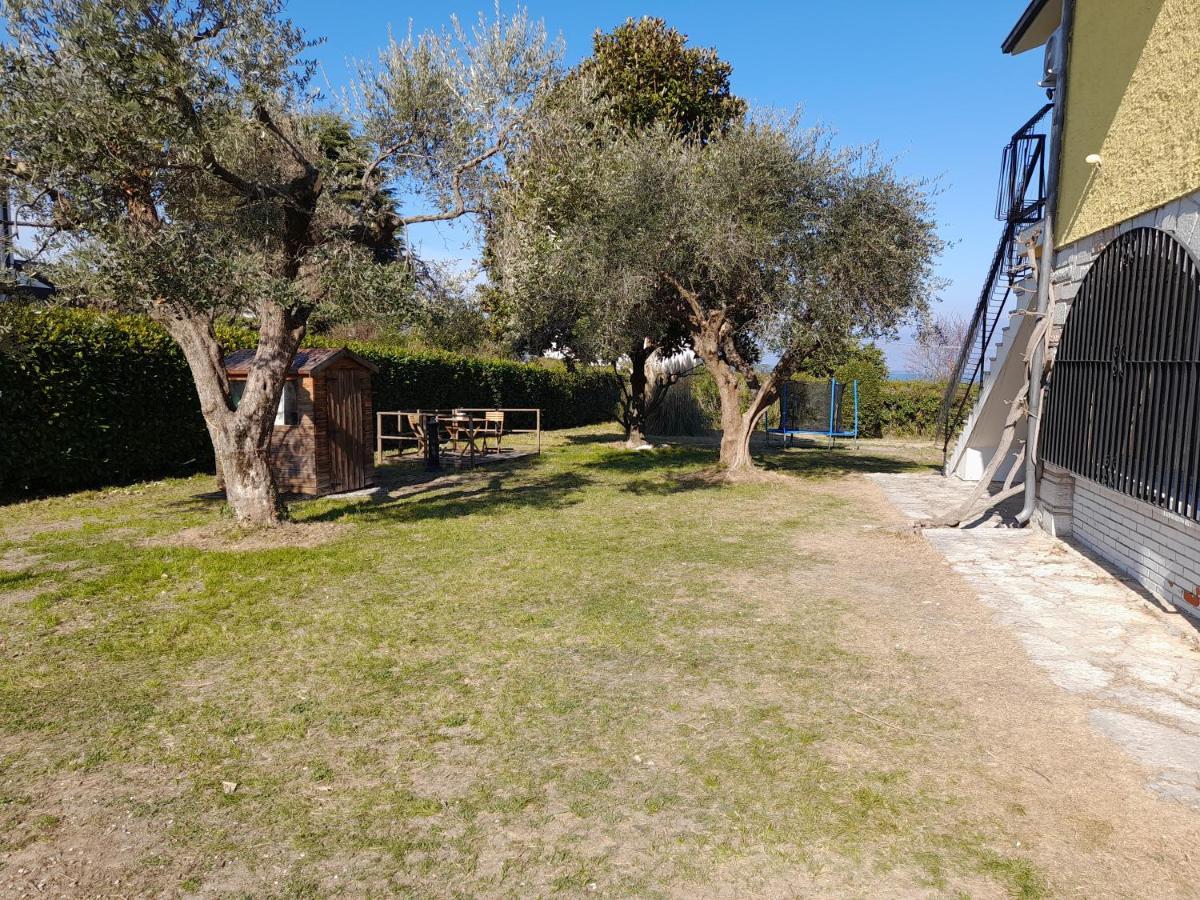 Villa La Magnolia - Private Beach Access, Garden, Views Lazise Kültér fotó