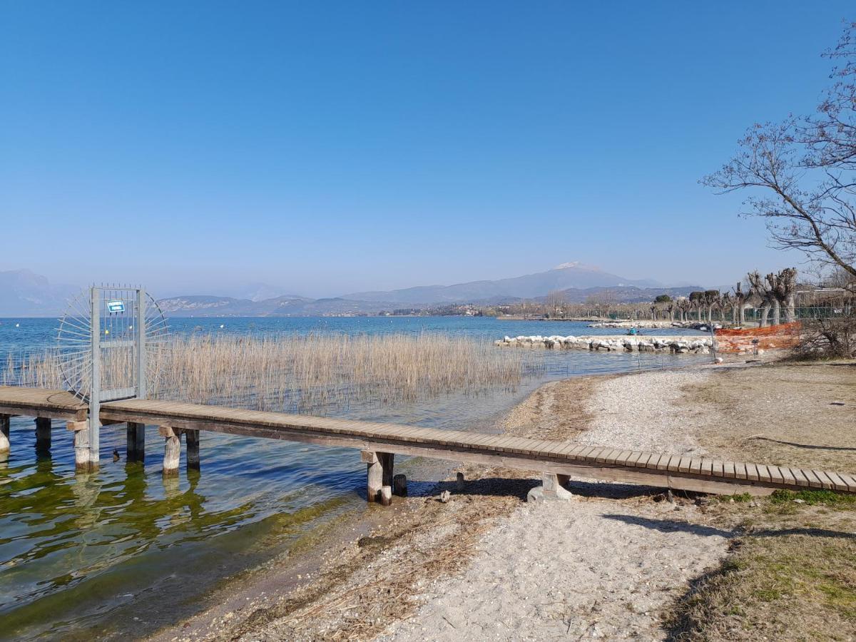 Villa La Magnolia - Private Beach Access, Garden, Views Lazise Kültér fotó
