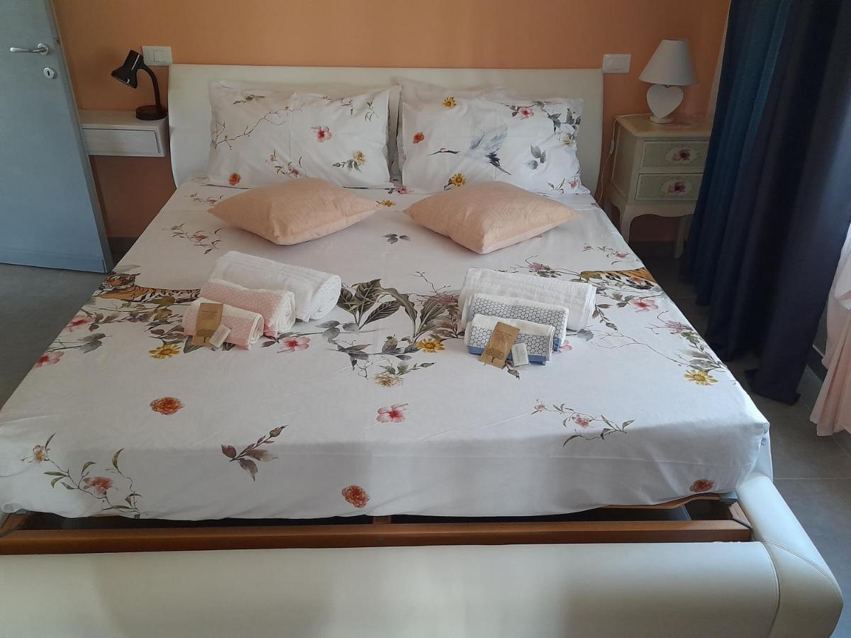 Villa La Magnolia - Private Beach Access, Garden, Views Lazise Kültér fotó