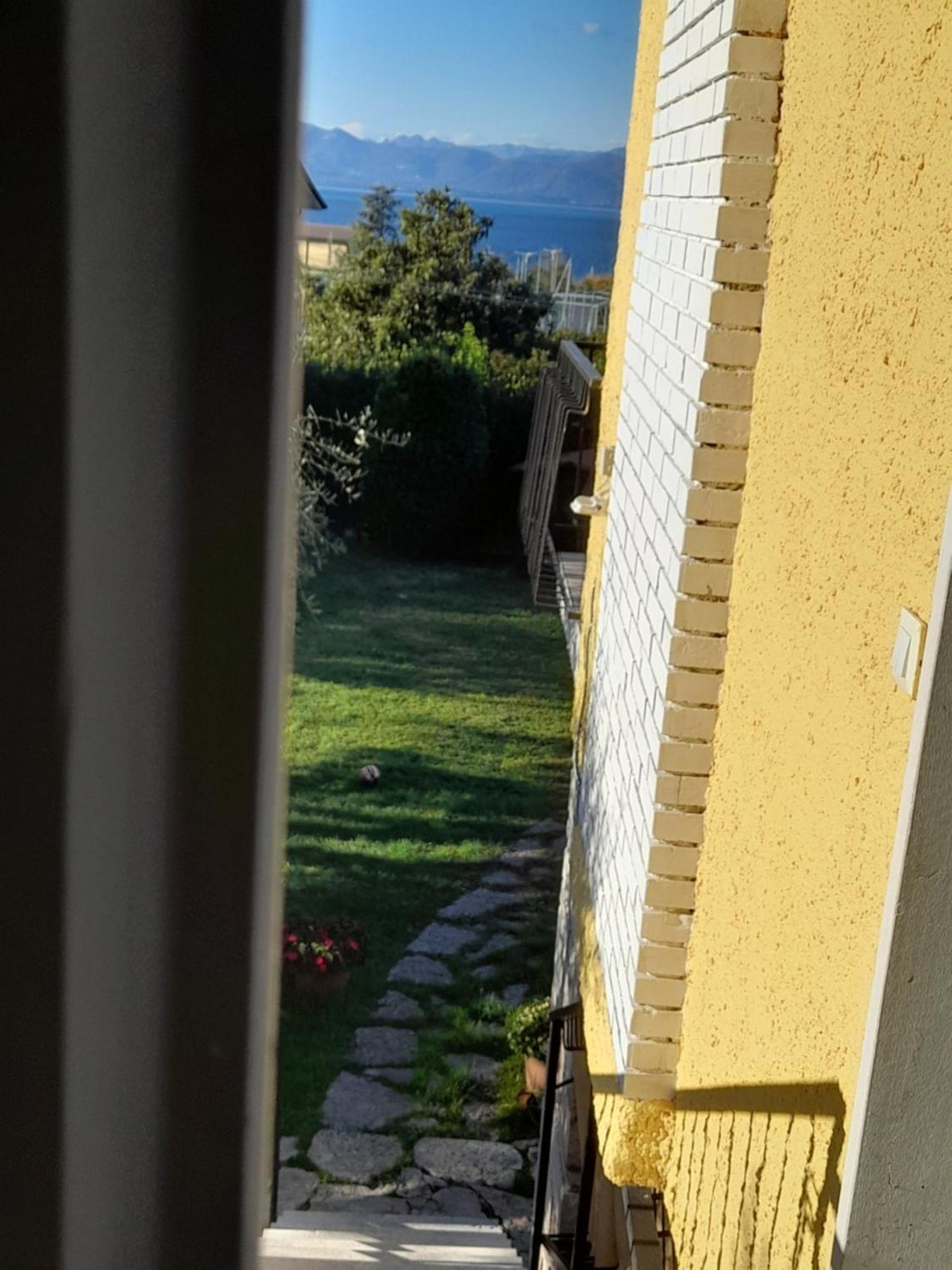 Villa La Magnolia - Private Beach Access, Garden, Views Lazise Kültér fotó