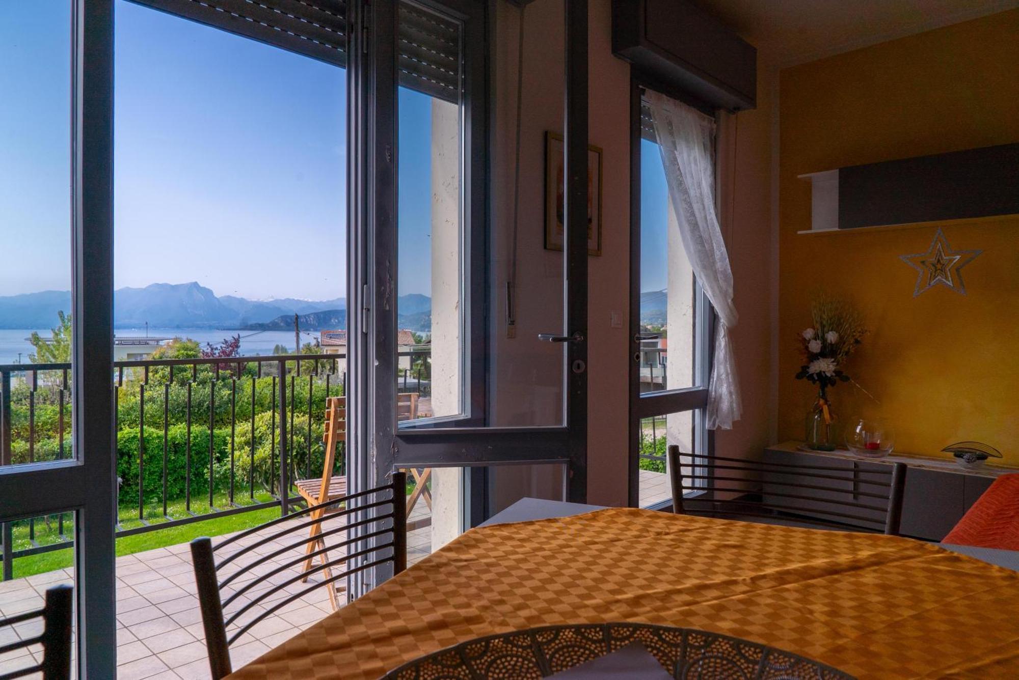 Villa La Magnolia - Private Beach Access, Garden, Views Lazise Szoba fotó